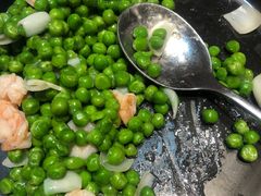豌豆虾仁-青岛美食鲁菜大酒店