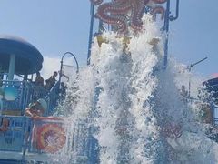 游乐设施-欢乐水魔方水世界