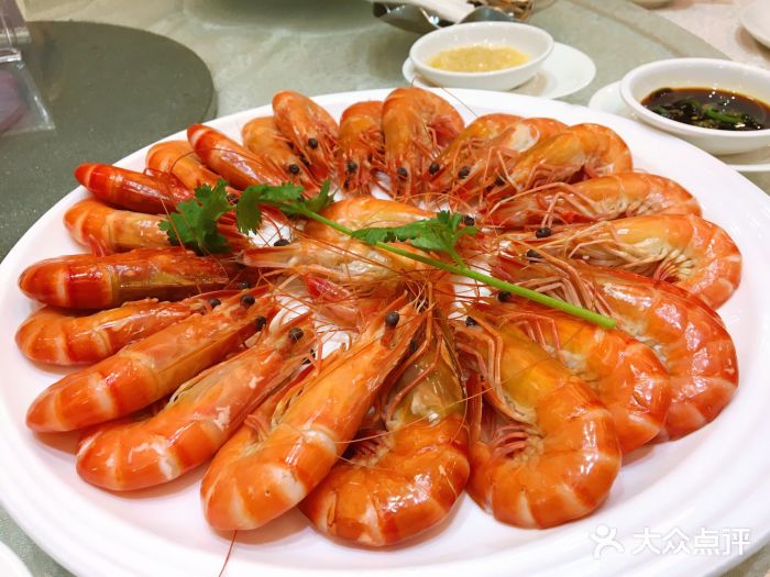 笼仔蒸九节虾