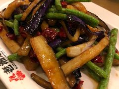 长豆角炒茄子-老湘亲·品鉴湘菜(湖里店)