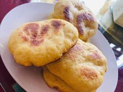 贴饼子-北京龙庆四季香农家饭庄·灶台鱼·碳烤虹鳟鱼(龙庆峡店)