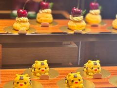 -雍容荟帝王蟹活龙虾展台自助(IFS黑金店)