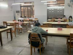 -荔湾区图书馆(周门馆)