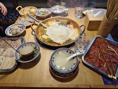 -洱火云南酸菜牛肉火锅(石景山当代商城店)