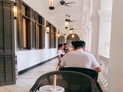 靠窗位-星巴克臻选(广州沙面店)