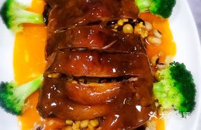 Eight Treasure Pig's Trotter