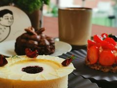 樱桃意式鲜奶酪-潮一不贰·法式甜品·生日蛋糕·西式简餐(外滩店)