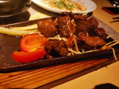 -穹六人间 people 6(岳阳路店)