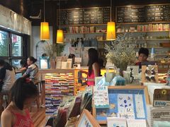 -猫的天空之城概念书店(杭州南宋御街店)