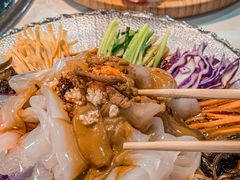 -哈尔滨烧烤·山河村铁锅炖(交大店)