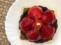 -Chom Cafe and Restaurant