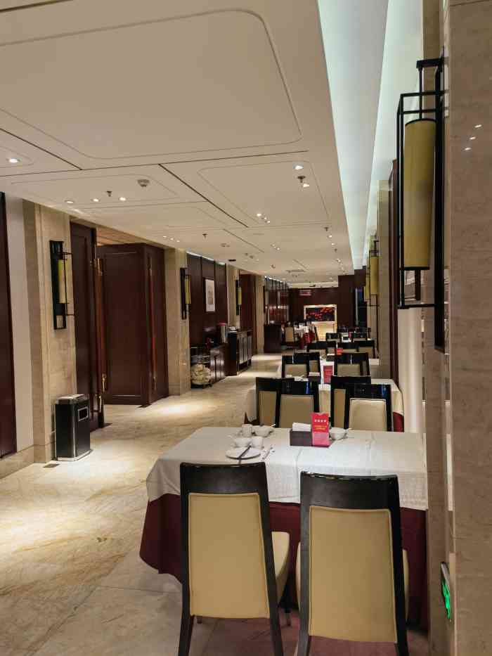 红杏酒家(荔枝广场店)-"七号两个已毕业的师兄过来,中午师兄请我们.