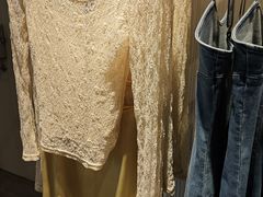 -URBAN REVIVO(济南领秀城贵和购物中心店)