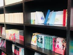 -钟书阁(松江泰晤士小镇店)