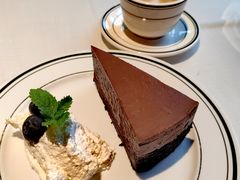 巧克力慕斯蛋糕配自制奶油-Wolfgang’s Steakhouse 沃夫冈牛排馆(上海白玉兰广场店)