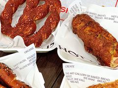 -HOT CRUSH趁热集合·现烤面包(上海环球港店)
