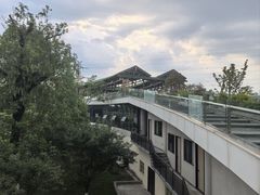 -茅草房·河畔园林火锅