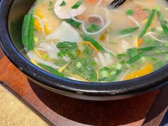 -银米·云南传统过桥米线(双廊黑金冠店)