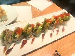 招牌牛油果绿龙卷-牛油果大师寿司(瑞景店)
