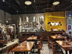 -HUZI虎滋精酿餐吧(京西大悦城店)