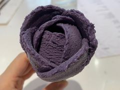 薰衣草蓝莓冰淇淋-潮一不贰·法式甜品·生日蛋糕·西式简餐(外滩店)