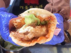炸蛋葱油饼-小红车炸蛋葱油饼