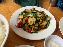 腊肉炒牛肝菌-翕庐小苑
