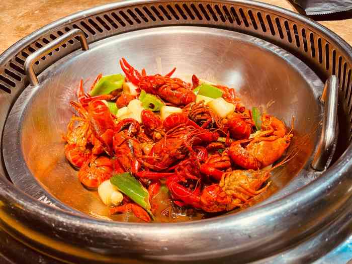 第一次去七欣天,非常有特色,吃完蟹再吃火锅.