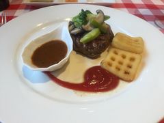 菲力牛排配土豆饼-卡本妮法餐厅·北京和平宾馆
