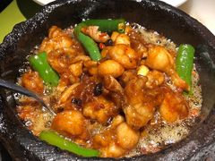 石锅杭椒牛蛙-桂满陇天书(南京德基旗舰店)