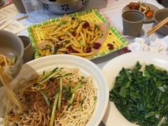 -肥肥虾庄·金牌油焖大虾(汉口城市广场店)