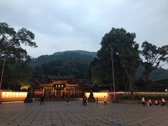 -峨眉山报国寺