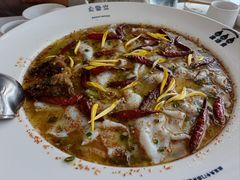 老坛酸菜鲈鱼-渔语鱼新川菜Bistro(万象天地店)