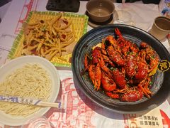 -肥肥虾庄·金牌油焖大虾(汉街SKP店)