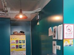-荒岛实景沉浸密室(江汉路1店)