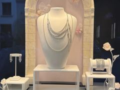 -文艺复兴百货(米兰大教堂广场店)