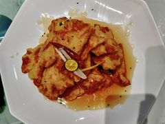 -鞍山大白鲨美食酒店