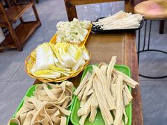 -地锅公社·现炒地锅鸡·地锅鱼·夜宵(罗锦路店)