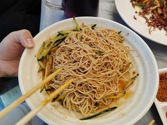 -肥肥虾庄·金牌油焖大虾(东湖欢乐谷店)