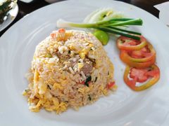 -Green Tree Rest. & Pub