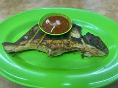 -明记烧鱼美味店