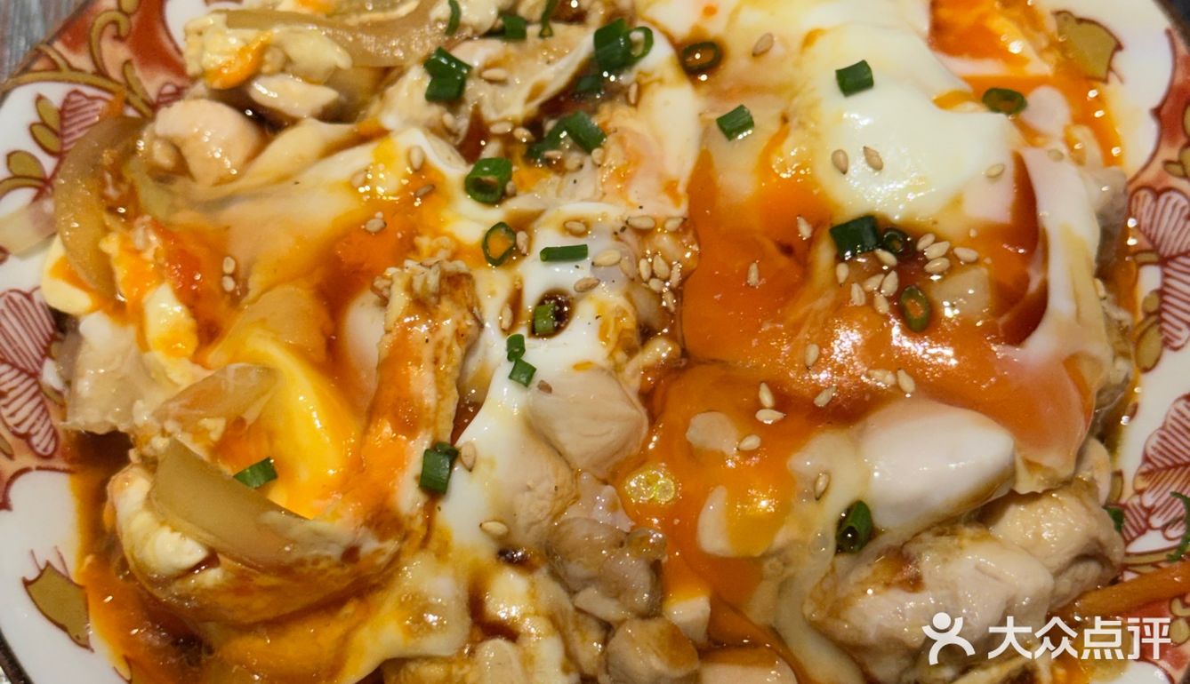 鸡皮饺子炒乌冬，碳水上头脑袋蒙