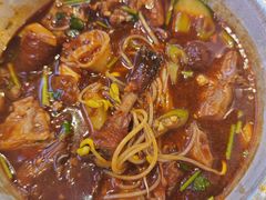 -爆炸头阿姨小四川正宗川味小吃(无任何分店)