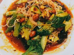 素拼-六福烧烤酒馆(秦隆步行街店)