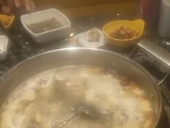 -一席地·本地鸡窝·杭帮鸡火锅(萧山银隆百货店)