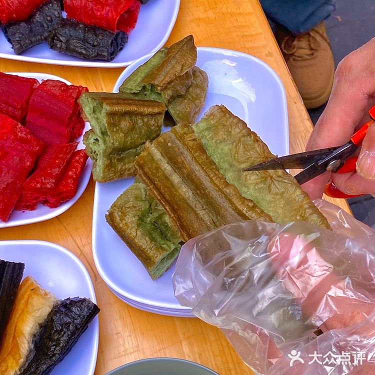 油条新风尚，一口彩色，满口幸福！