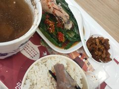 鲜杂菌炖鸡腿-钟姐炖品(万象城店)