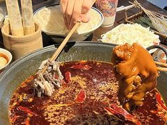 -萍姐火锅·公路夜市(武汉首店)