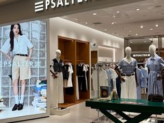 -王府井百货熙地港店