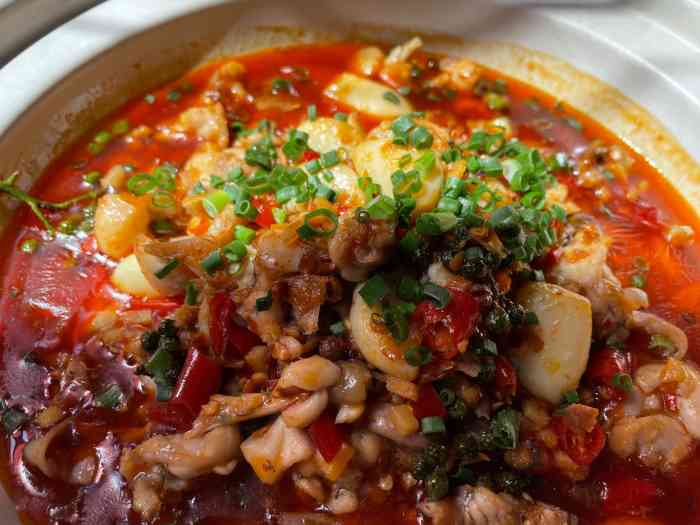 很下饭 味道不算特别辣 有点类似衢州菜的笋扛酱  「香辣跳跳蛙」 最